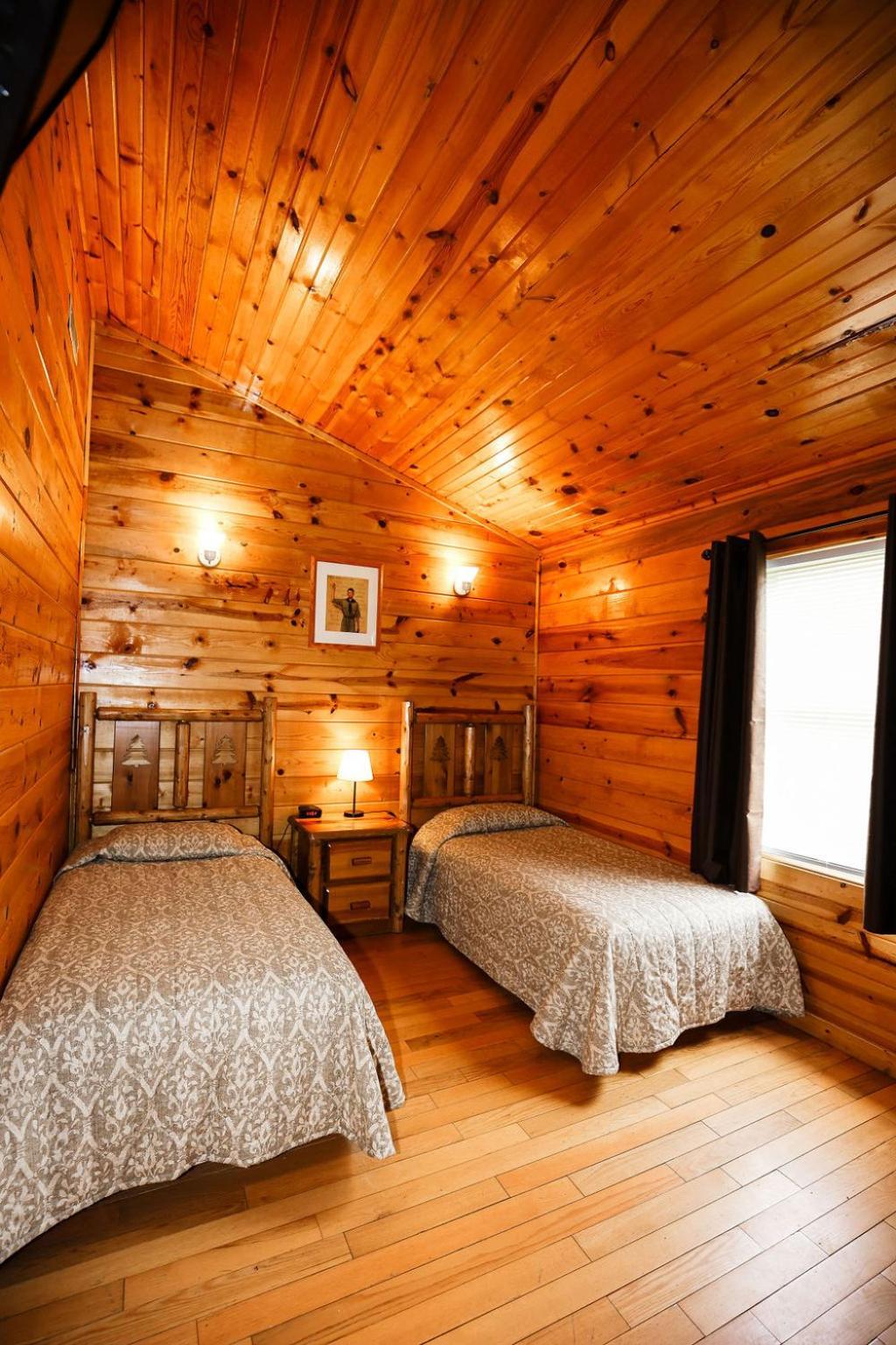 The Cabins At Pine Haven - Beckley Beaver エクステリア 写真